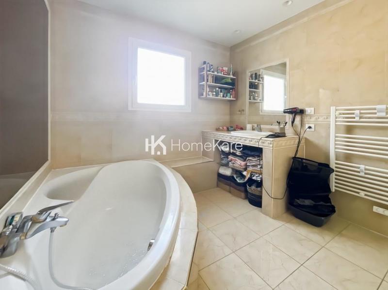 Maison - 130 m² - 5 pièces