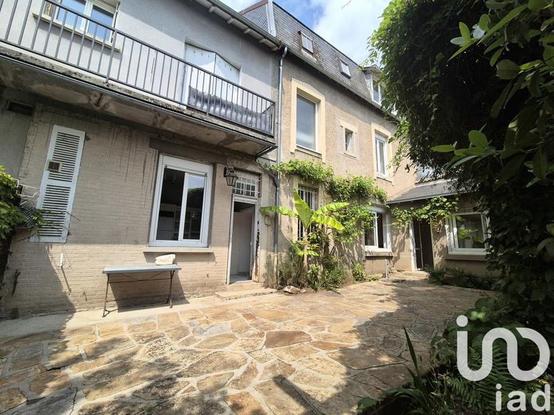 Maison - 250 m² - 8 pièces