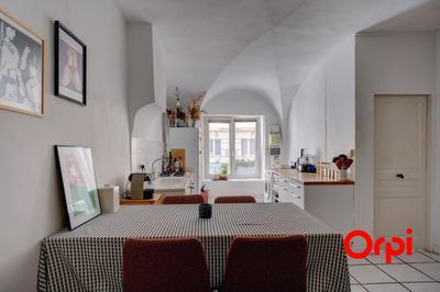 Appartement - 83 m² - 2 pièces