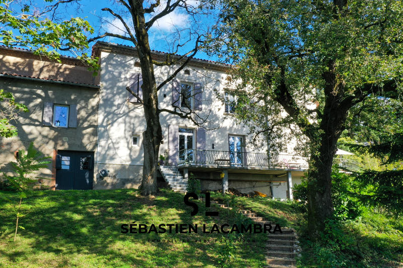 Propriété - 328 m² - 10 pièces