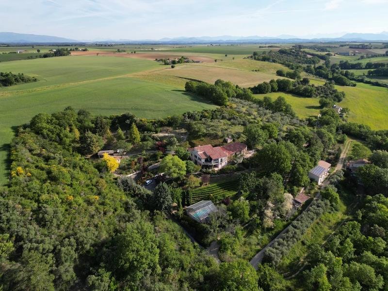 Maison chambre d'hôtes - 250 m² - 7 pièces