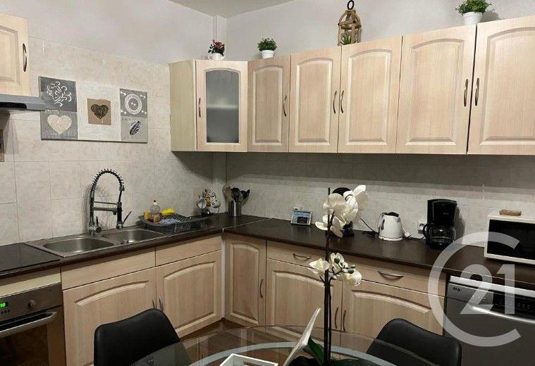 Appartement - 82 m² - 7 pièces