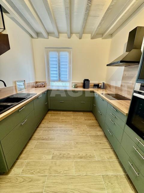 Maison - 337 m² - 8 pièces