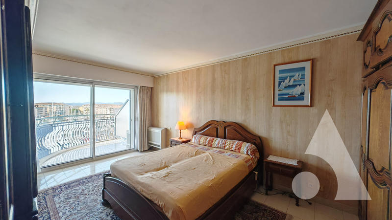 Appartement - 245 m² - 7 pièces