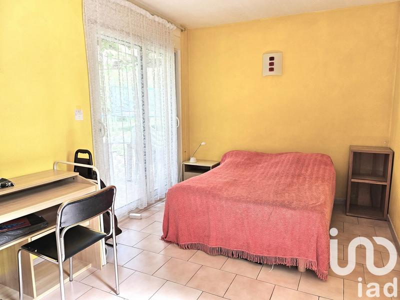 Maison - 235 m² - 9 pièces