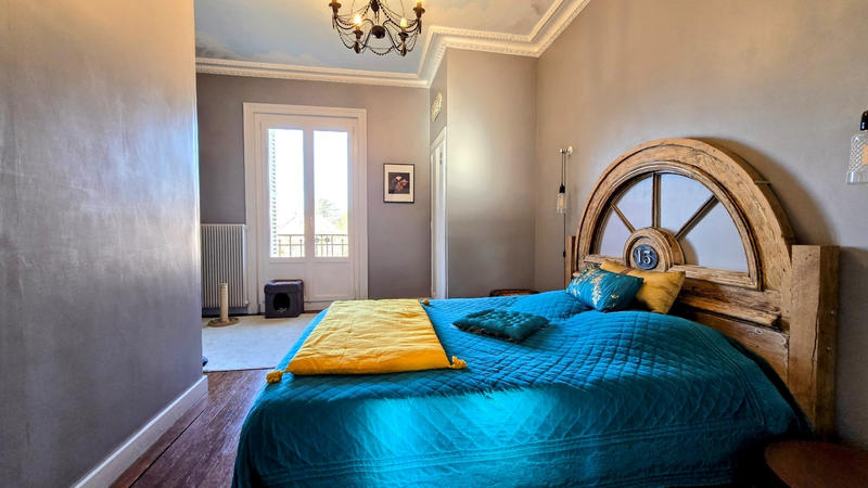 Maison - 175 m² - 9 pièces