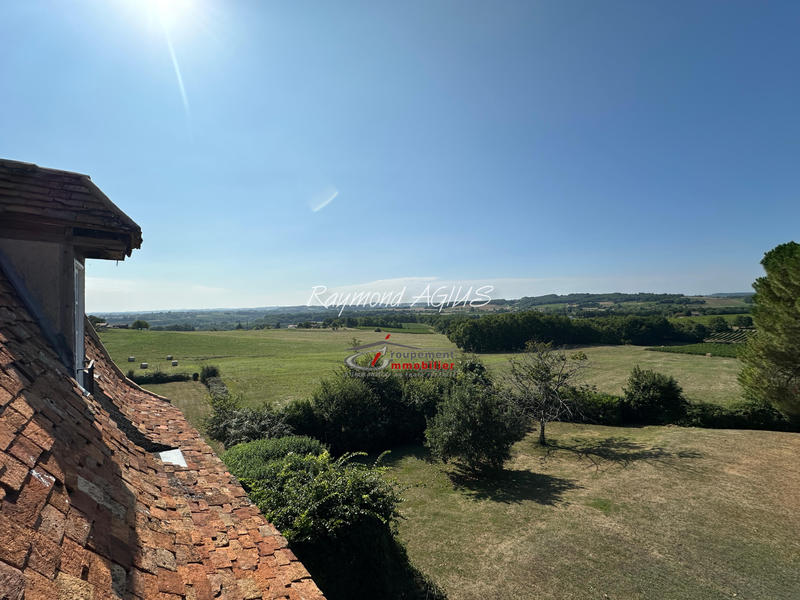 Maison - 390 m² - 14 pièces