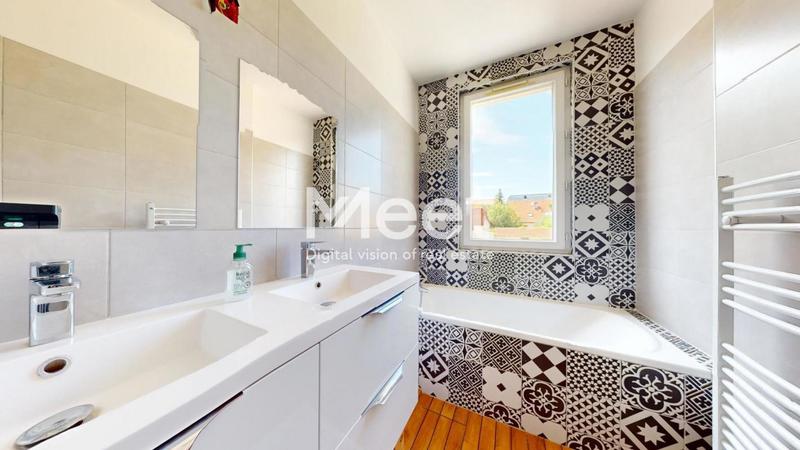 Maison - 115 m² - 5 pièces