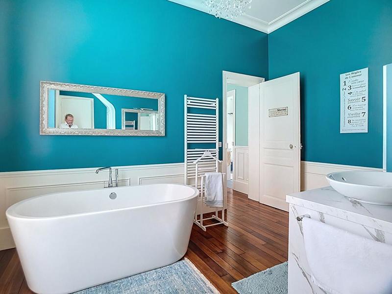 Propriété - 225 m² - 6 pièces