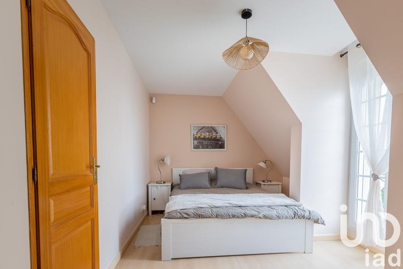 Maison - 220 m² - 10 pièces