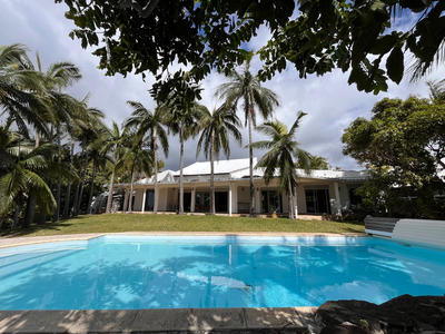 Maison - 300 m² - 9 pièces