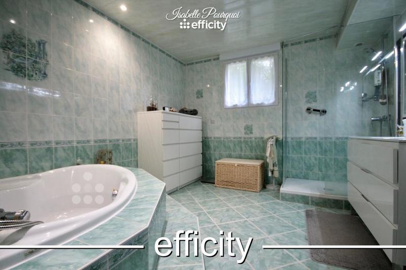 Maison - 215 m² - 6 pièces