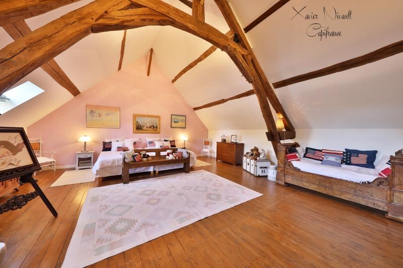 Maison - 480 m² - 10 pièces