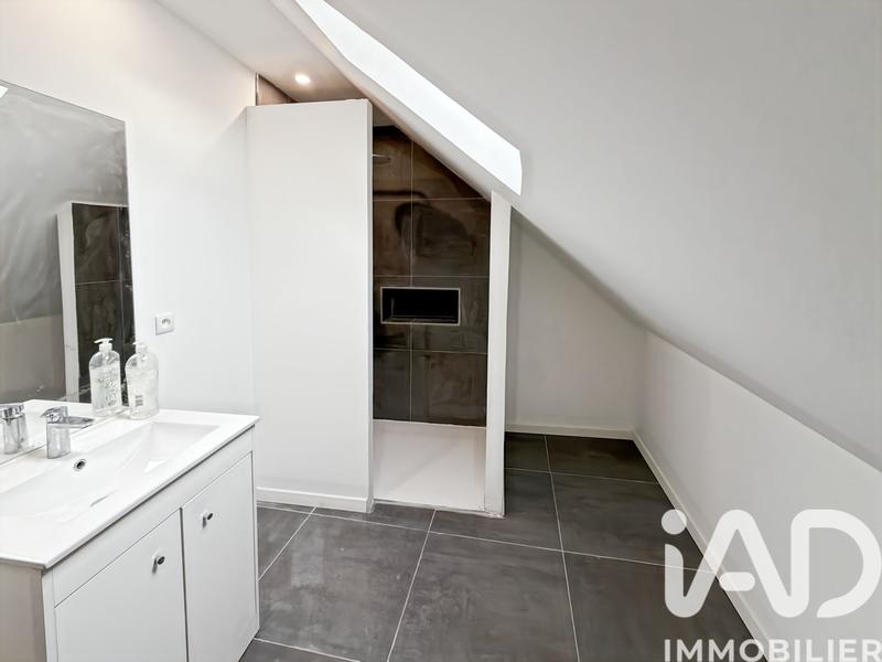 Maison - 95 m² - 5 pièces