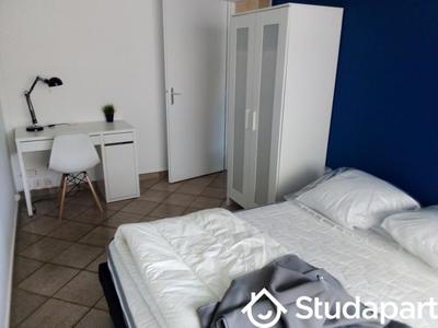 Chambre - 11 m² - 1 pièce