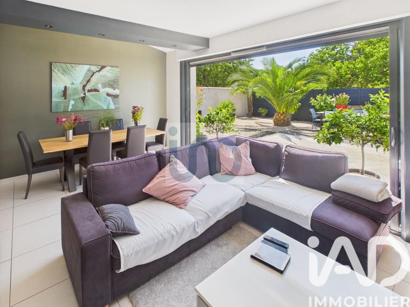 Maison - 223 m² - 9 pièces