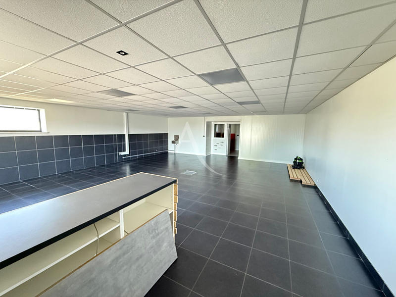 Local commercial - 127 m²