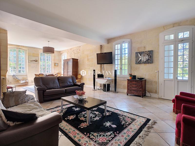 Maison - 350 m² - 7 pièces