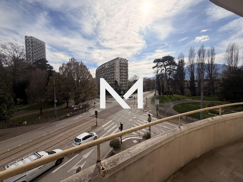 Appartement - 90 m² - 3 pièces