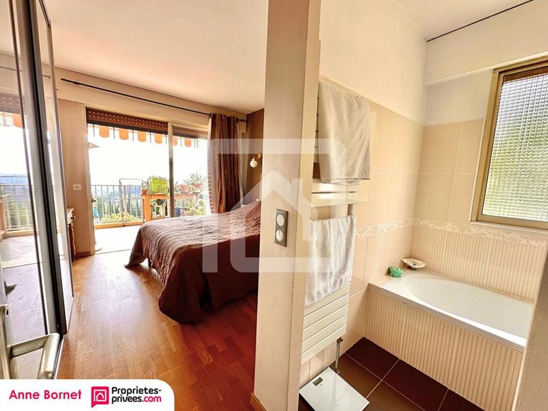 Appartement - 93 m² - 4 pièces