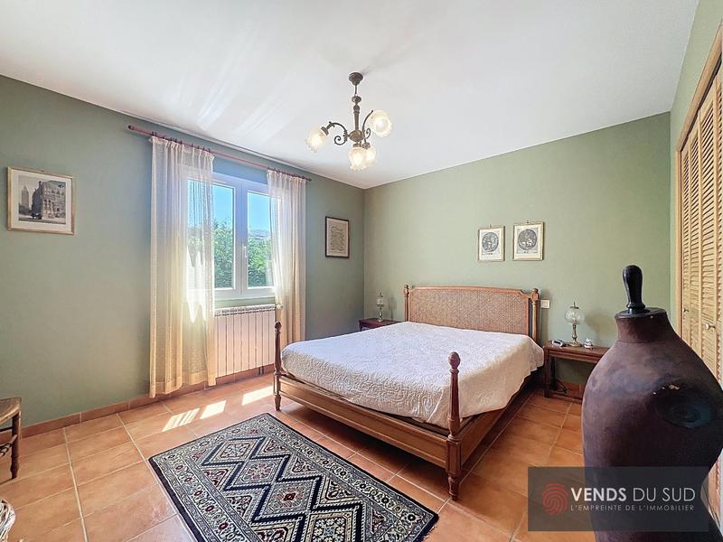 Maison - 215 m² - 8 pièces