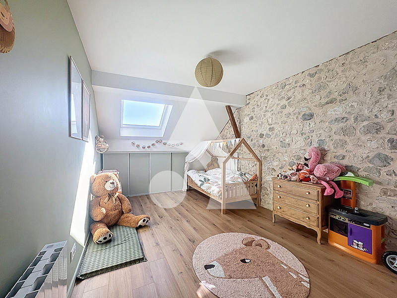 Maison - 269 m² - 8 pièces