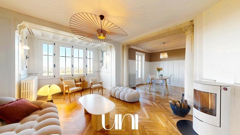 Maison - 280 m² - 9 pièces