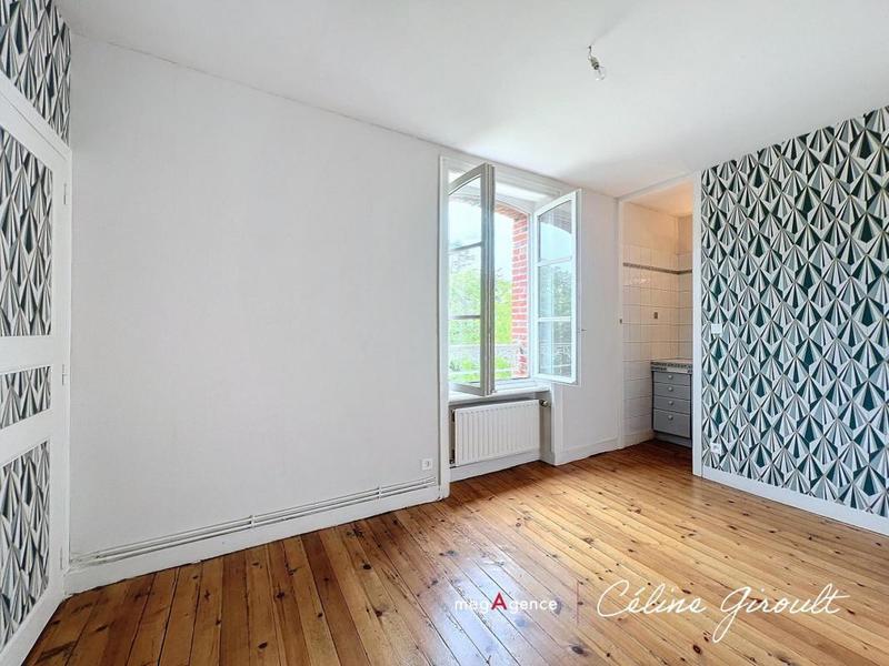 Maison - 270 m² - 11 pièces