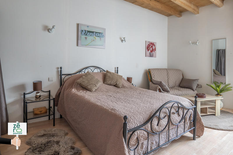 Maison - 219 m² - 6 pièces