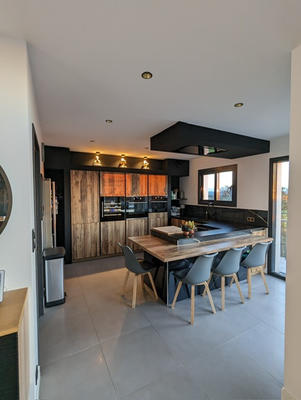 Maison - 258 m² - 6 pièces