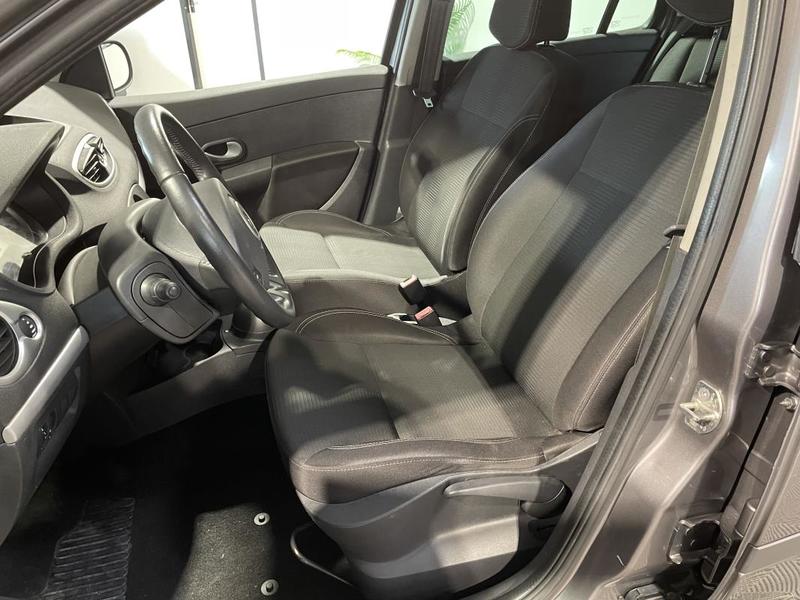 Renault Clio 3 ( III ) Estate Grandtour 1.5 dCi 86 ch -Boite Auto-Garantie 6 Mois-