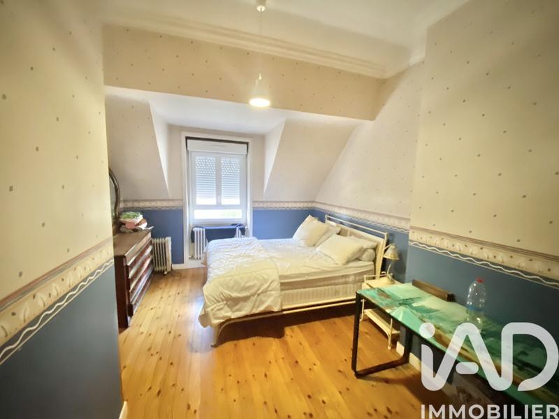 Maison - 400 m² - 10 pièces