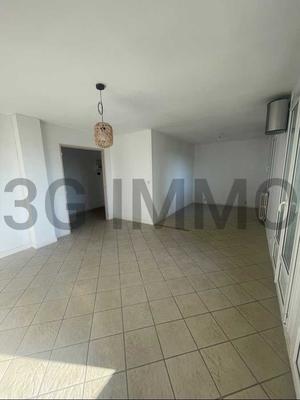 Appartement - 82 m² - 4 pièces