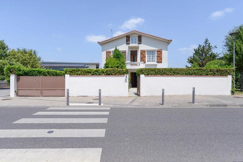Maison - 172 m² - 8 pièces