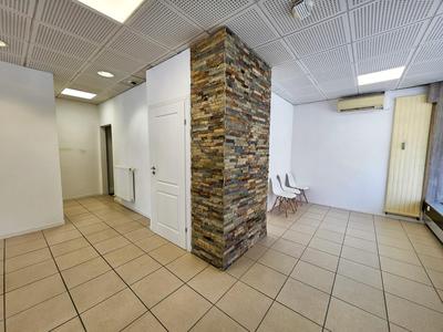 Local commercial - 102 m² - 2 pièces