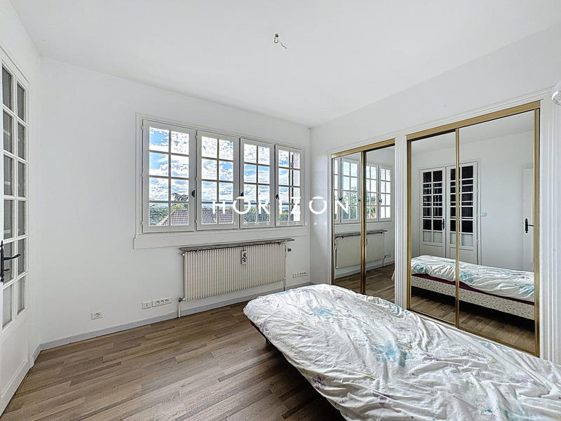 Maison - 224 m² - 7 pièces