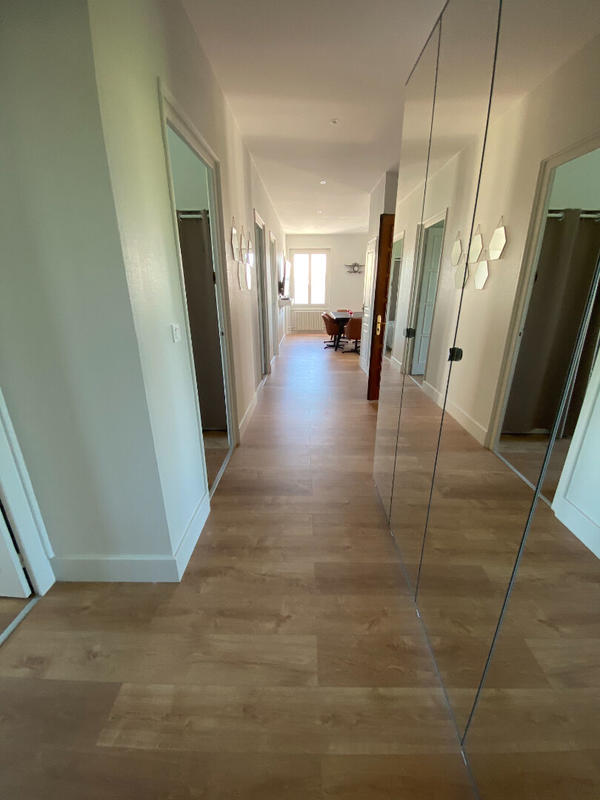 Chambre - 102 m² - 6 pièces