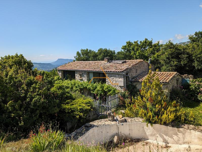 Maison en pierre - 74 m² - 4 pièces