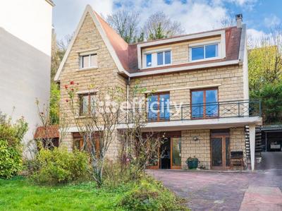 Pavillon - 311 m² - 8 pièces