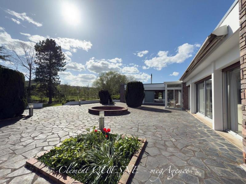 Maison - 246 m² - 7 pièces