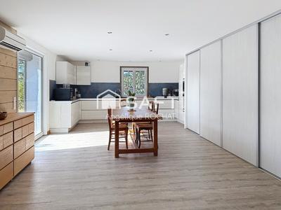 Maison - 163 m² - 7 pièces