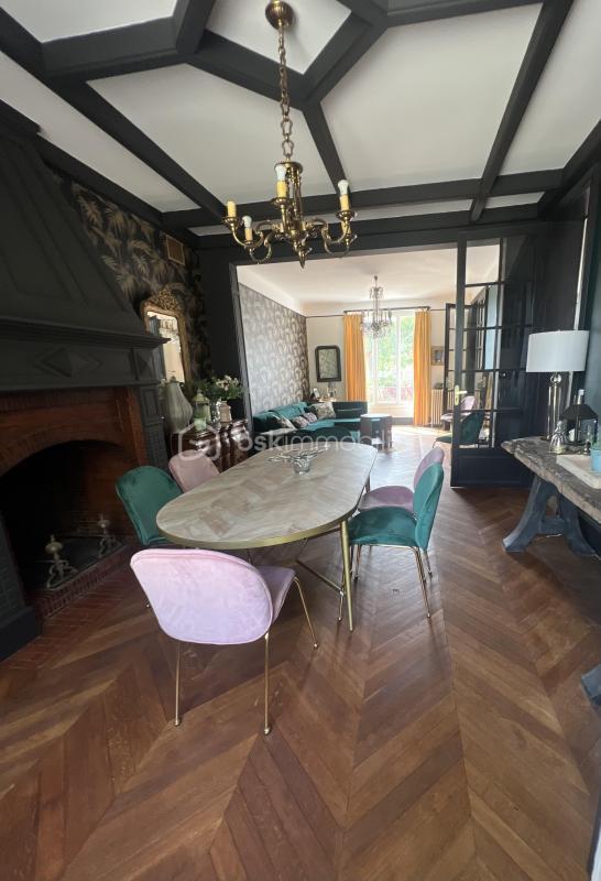 Maison - 276 m² - 8 pièces