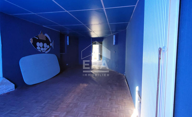 Maison - 770 m² - 7 pièces