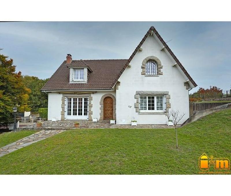 Maison traditionnelle - 140 m² - 6 pièces
