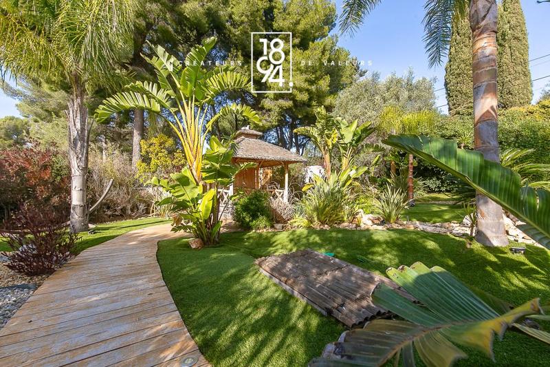 Maison - 180 m² - 5 pièces