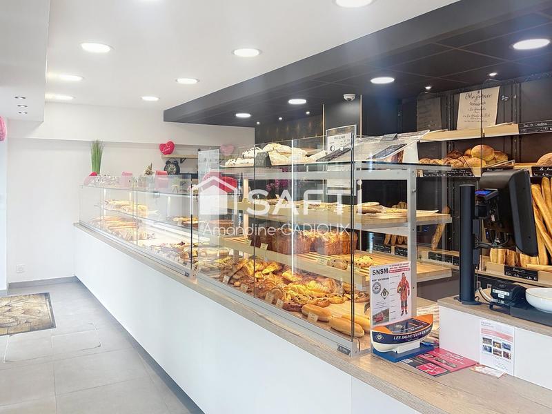 Local commercial - 300 m² - 12 pièces