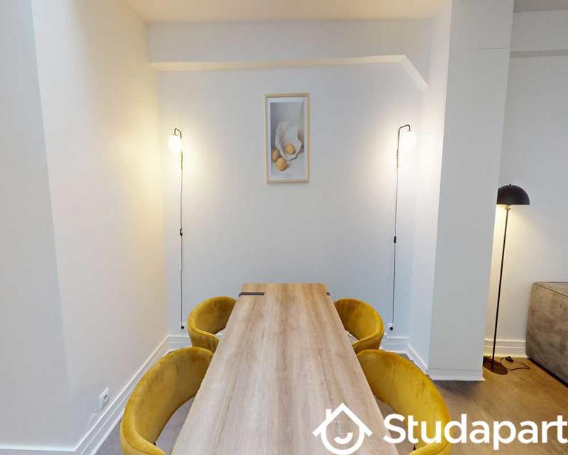 Chambre - 120 m² - 1 pièce