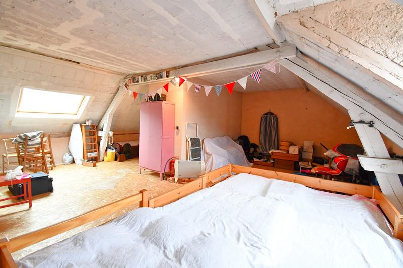 Maison - 230 m² - 8 pièces