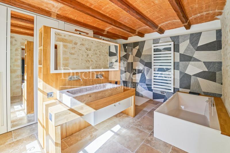 Maison - 307 m² - 7 pièces