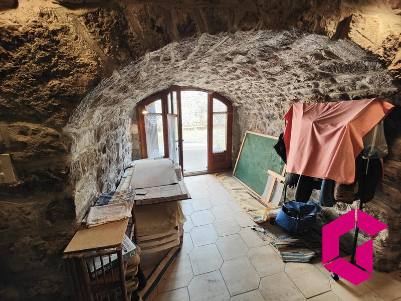 Maison - 180 m² - 7 pièces